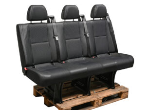 Trijų vietų sėdynės gale visose eilėse plati Komplektas