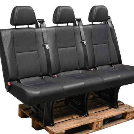 Trijų vietų sėdynės gale visose eilėse plati Komplektas