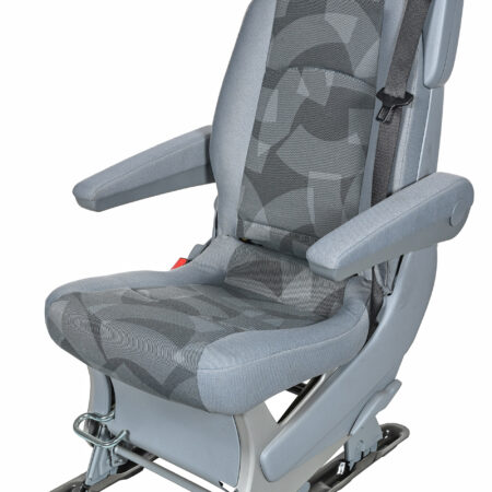 Viena sėdynė gale visose eilėse